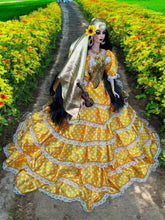 Load image into Gallery viewer, Gipsy  doll,Muñeca Gitana  ,Porcelain doll