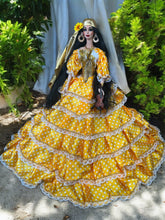 Load image into Gallery viewer, Gipsy  doll,Muñeca Gitana  ,Porcelain doll