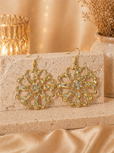 Load image into Gallery viewer, Set de Aretes  /Zarcillos /para muñeca/Estilo Gitana ) Girasol