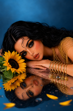 Load image into Gallery viewer, Set de 5 Pulsos  con Dijes para muñeca