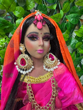 Load image into Gallery viewer, Hindu doll,Muñeca Hindu .Muñeca de Porcelana