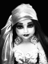 Load image into Gallery viewer, Gipsy doll,Muñeca  Gitana