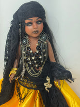 Load image into Gallery viewer, Gipsy doll/Muñeca Mediana /Gitana Bruja Hechicera