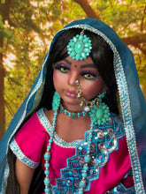 Load image into Gallery viewer, Hindu doll,Muñeca Hindu
