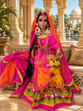 Load image into Gallery viewer, Hindu doll,Muñeca Hindu .Muñeca de Porcelana