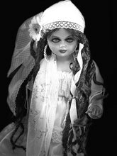 Load image into Gallery viewer, Oshun doll,Mamashola,Muñeca Espiritual